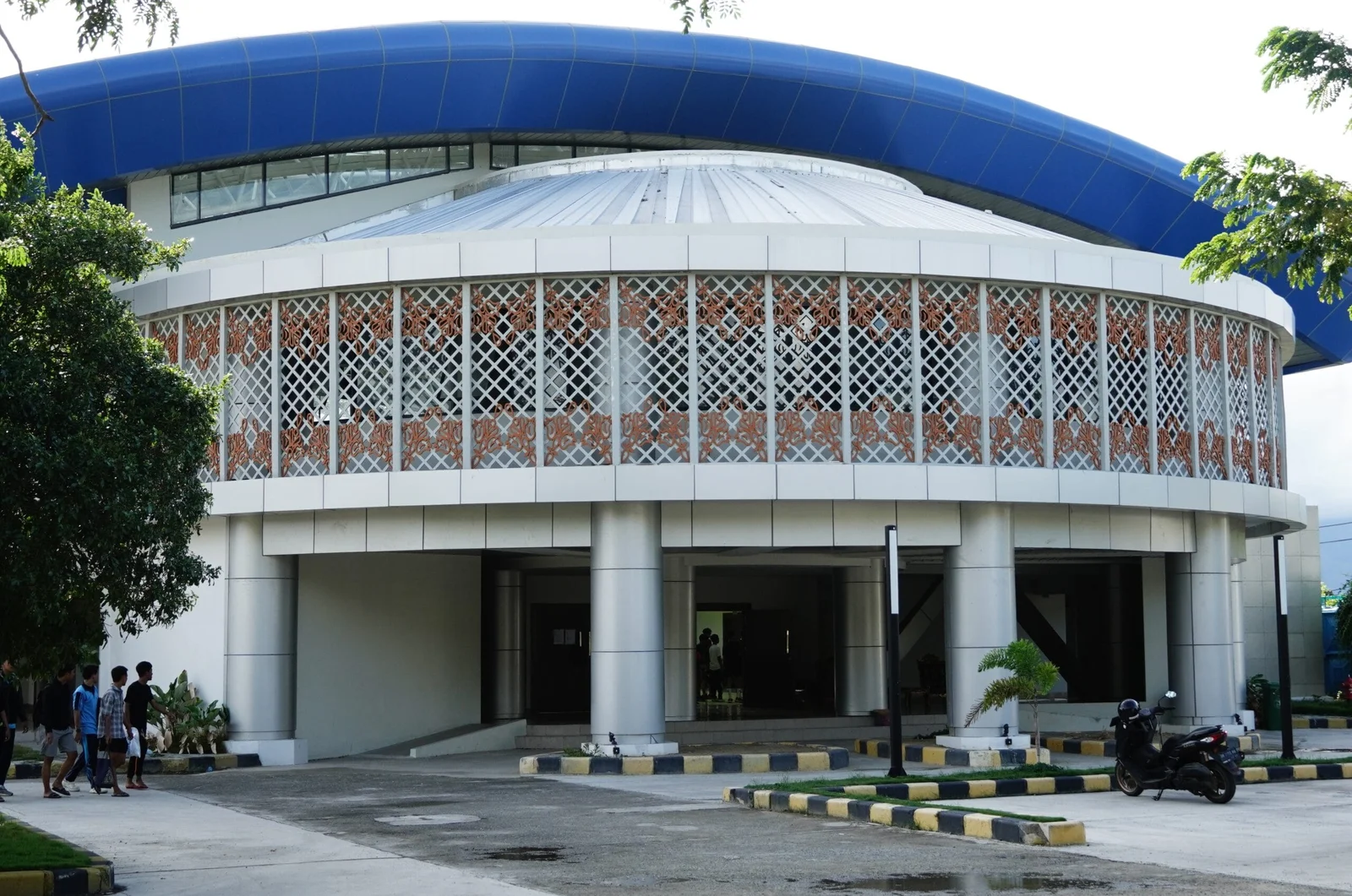 EQOZ MEDIA Bandara Mutiara Sis Aljufri Optimalisasi Aset untuk Fasilitas Olahraga Masyarakat FOTO Rivaldi eqozmedia.id scaled 1