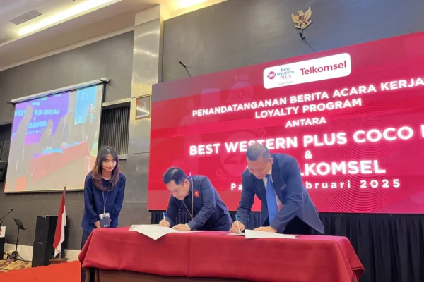 EQOZ MEDIA Hotel BW Plus Coco dan Telkomsel Palu Jalin Kerjasama Strategis FOTO Retno Tandi Rerung eqozmedia.id scaled 1