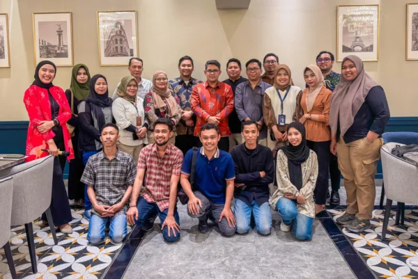 pimpinan baru ojk sulteng bonny hardi putra jalin silaturahmi bersama jurnalis 1734008601