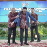 PWI Pusat Anugerahkan Anggota Kehormatan Kepada Sultan HB X KRJogja Koneq