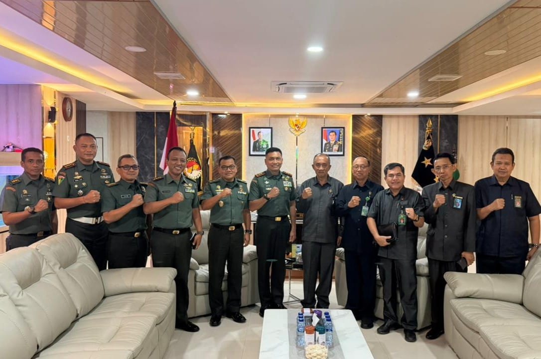 Pangdam Palaka Wira Terima Audiensi Ketua Pengadilan Tinggi Sulteng Dok Kodam Palaka Wira
