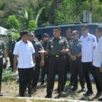 Pertemuan pejabat militer dan sipil.