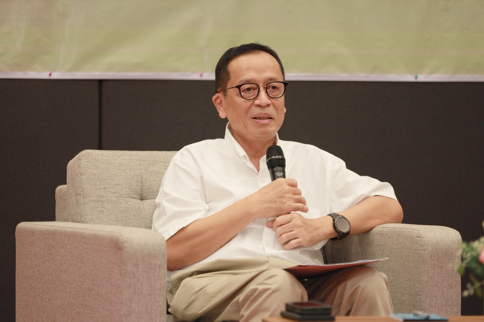 OJK Proyeksikan Kredit UMKM Tumbuh Hingga 9 Persen di 2026 Kepala Eksekutif Pengawas Perbankan OJK Dian Ediana Rae PT Koneq Media Integra Agung Ramadhan