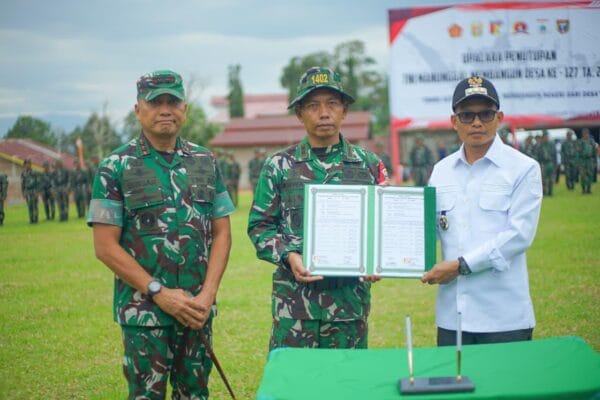Pangdam Palaka Wira Tutup TMMD ke 127 di Desa Bulo Wilayah Kodim 1402Polman KONEQ MEDIA INTEGRA Agung