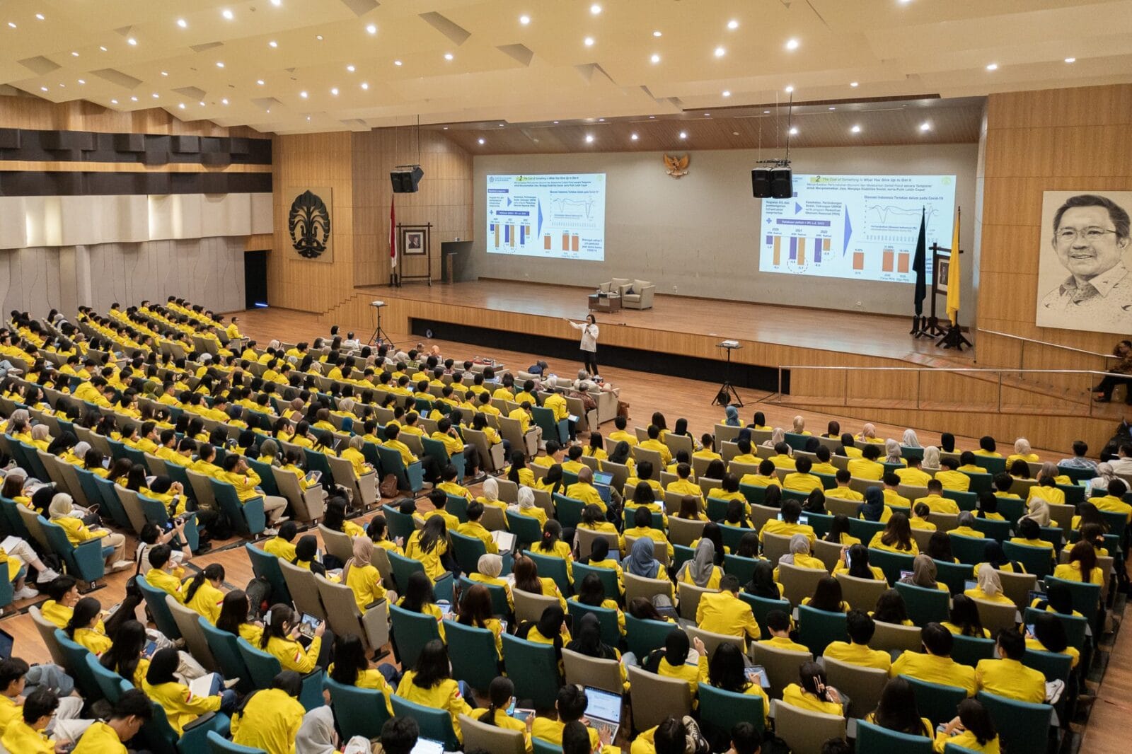 Survei LPEM FEB UI Menilai Ekonomi Indonesia Cenderung Memburuk Balai Purnomo Prawiro Kampus UI Depok Koneq Media Integra Agung Ramadhan