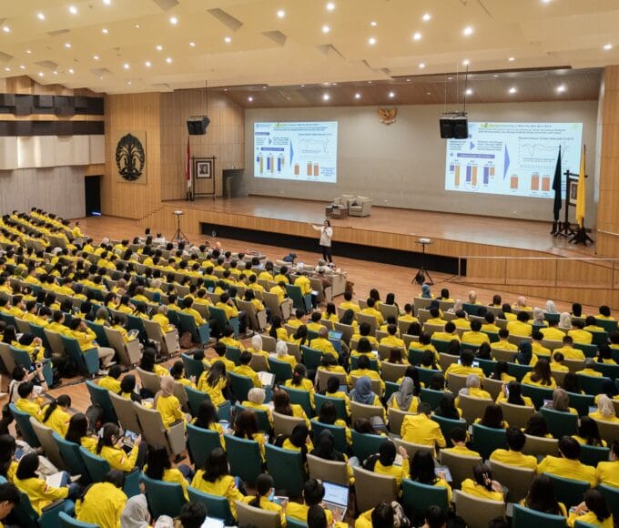 Survei LPEM FEB UI Menilai Ekonomi Indonesia Cenderung Memburuk Balai Purnomo Prawiro Kampus UI Depok Koneq Media Integra Agung Ramadhan