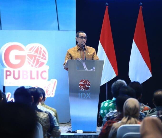 Kepala Eksekutif Pengawas Pasar Modal Keuangan Derivatif dan Bursa Karbon OJK Hasan Fawzi Koneq Media Integra