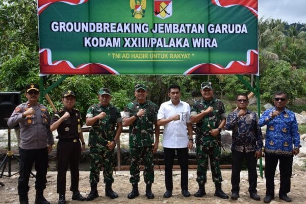 Kodam XXIIIPalaka Wira Realisasikan Pembangunan Jembatan Garuda di Parigi Moutong koneq media integra Pangdam Palaka Wira Bupati Parimo