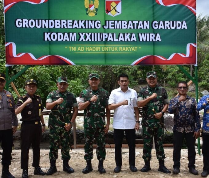Kodam XXIIIPalaka Wira Realisasikan Pembangunan Jembatan Garuda di Parigi Moutong koneq media integra Pangdam Palaka Wira Bupati Parimo